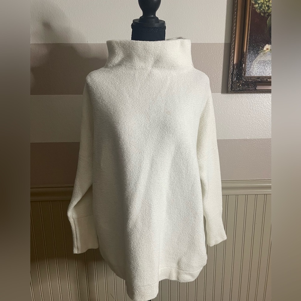 Free People Oversized Cream Cowl Neck Sweater size Small - Picture 3 of 11
